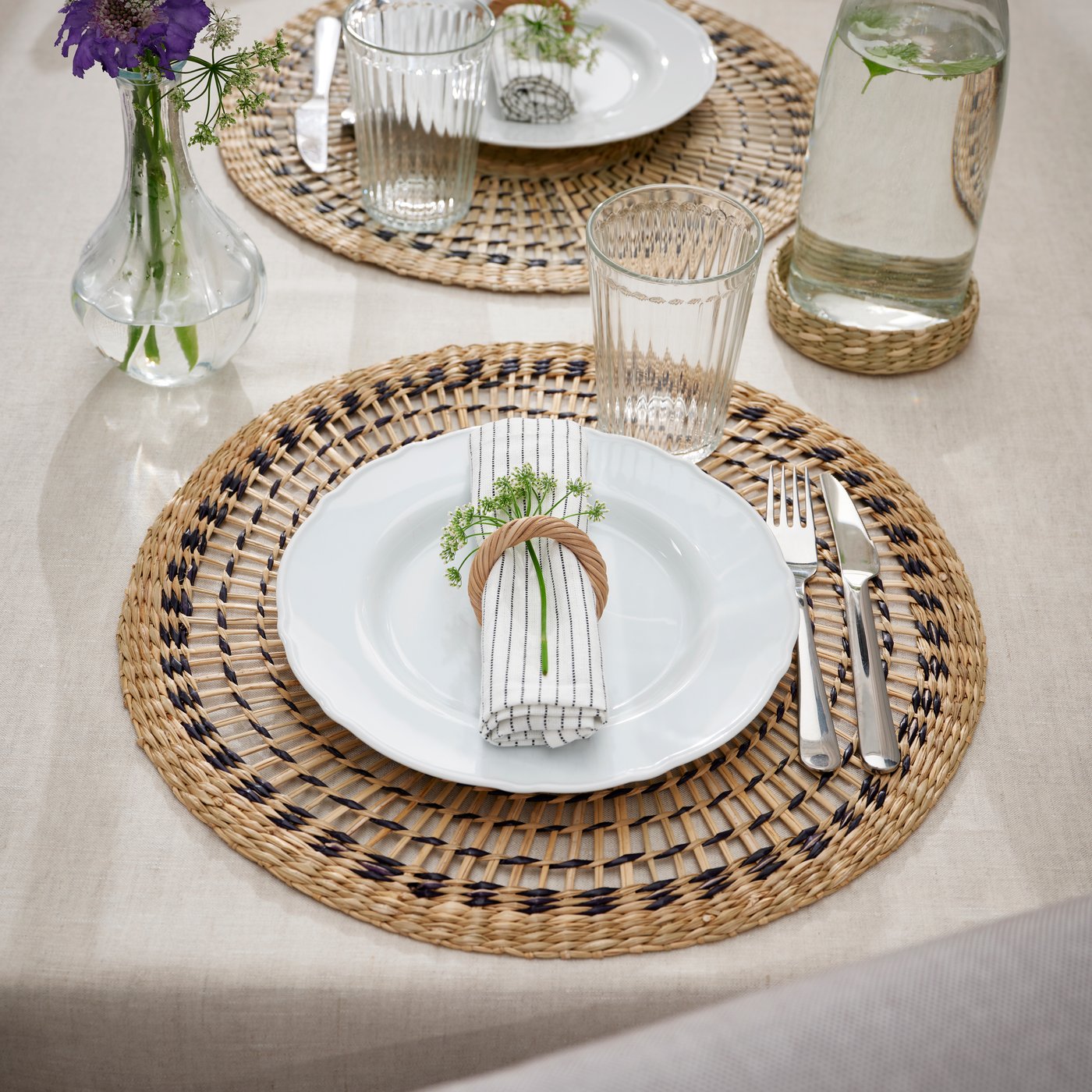 A natural/sedge handmade PENNFISK place mat