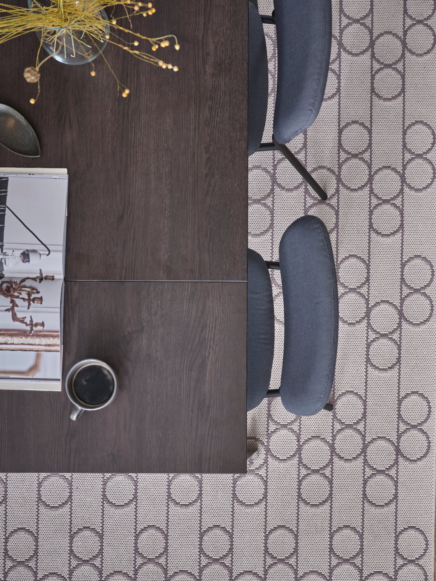 A dining room with an extendable dining table.