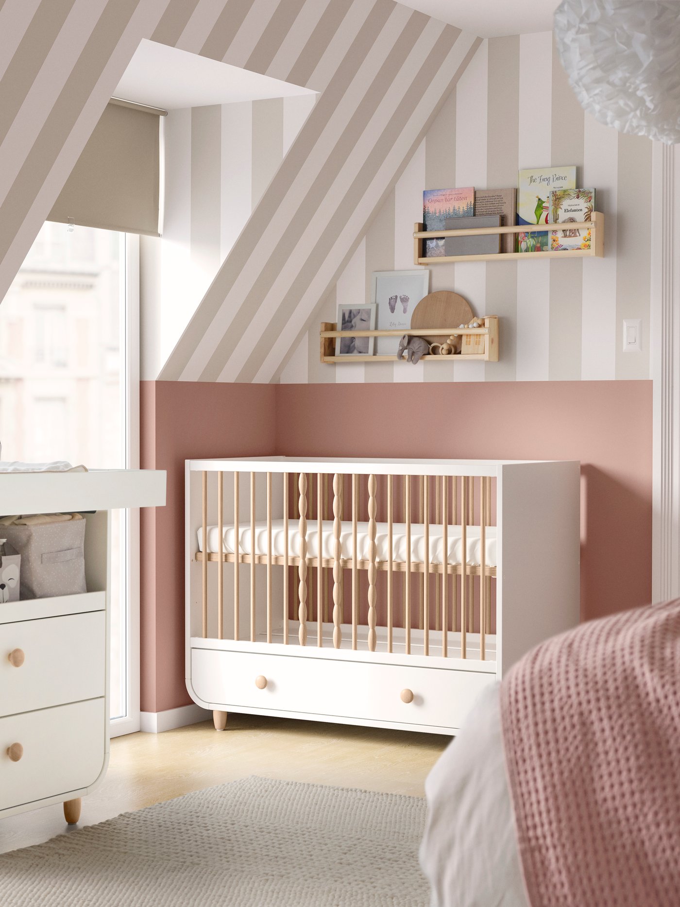 A white MYLLRA 2-piece baby furniture set
