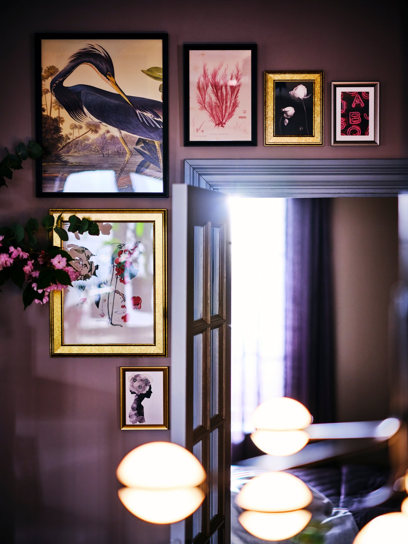 En sølvfarvet SILVERHÖJDEN ramme