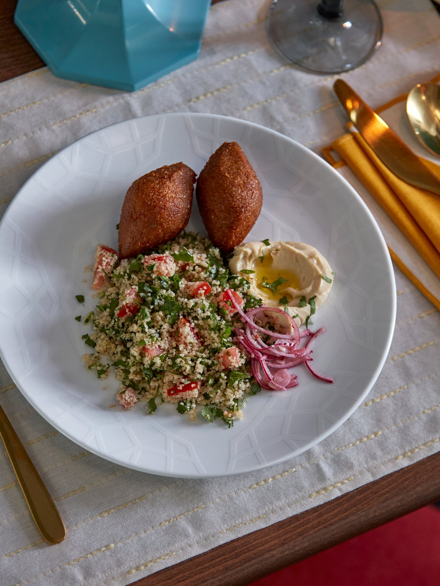 A beige GOKVÄLLÅ place mat