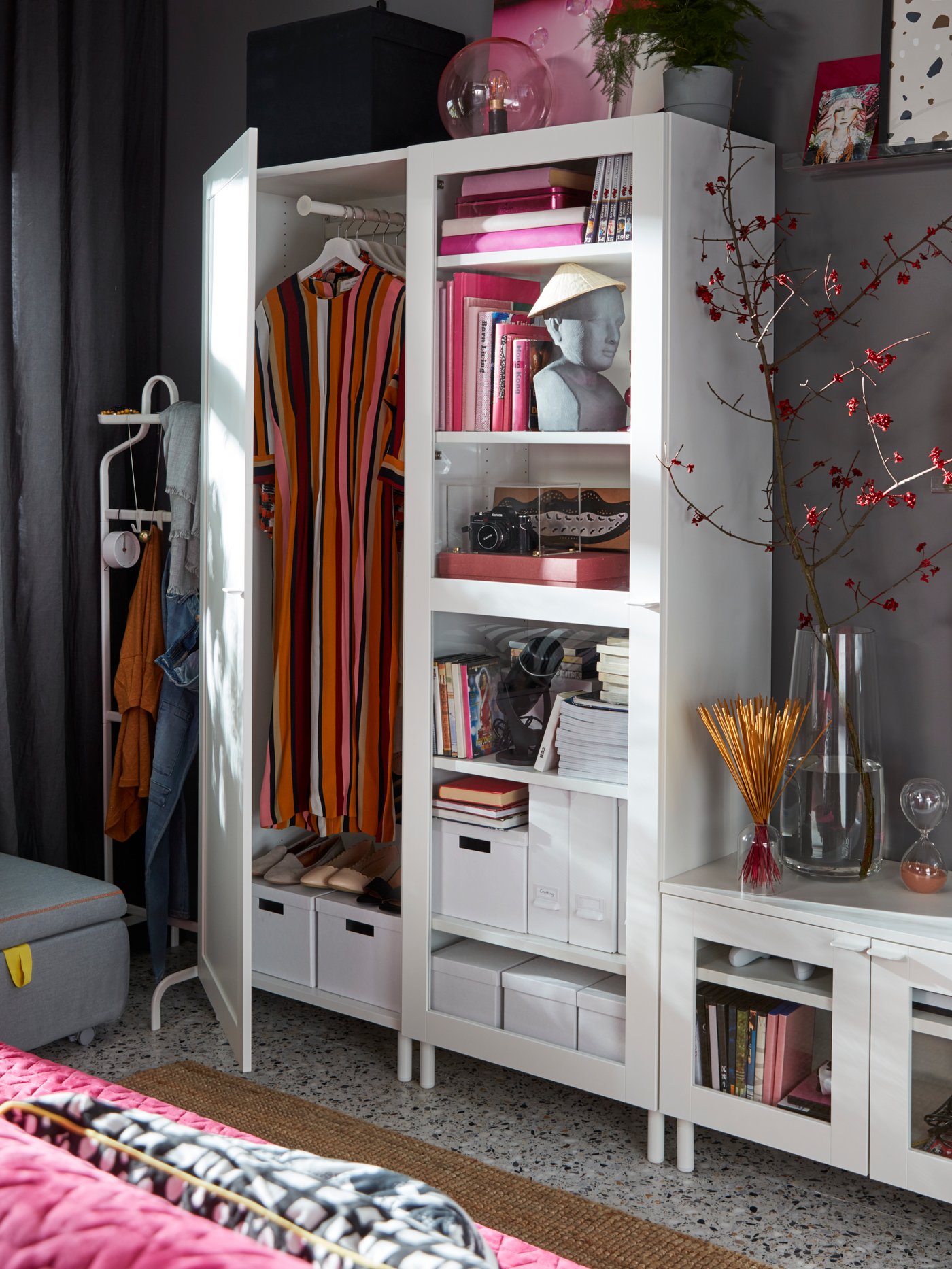 Rangement fermé avec vitre PLATSA