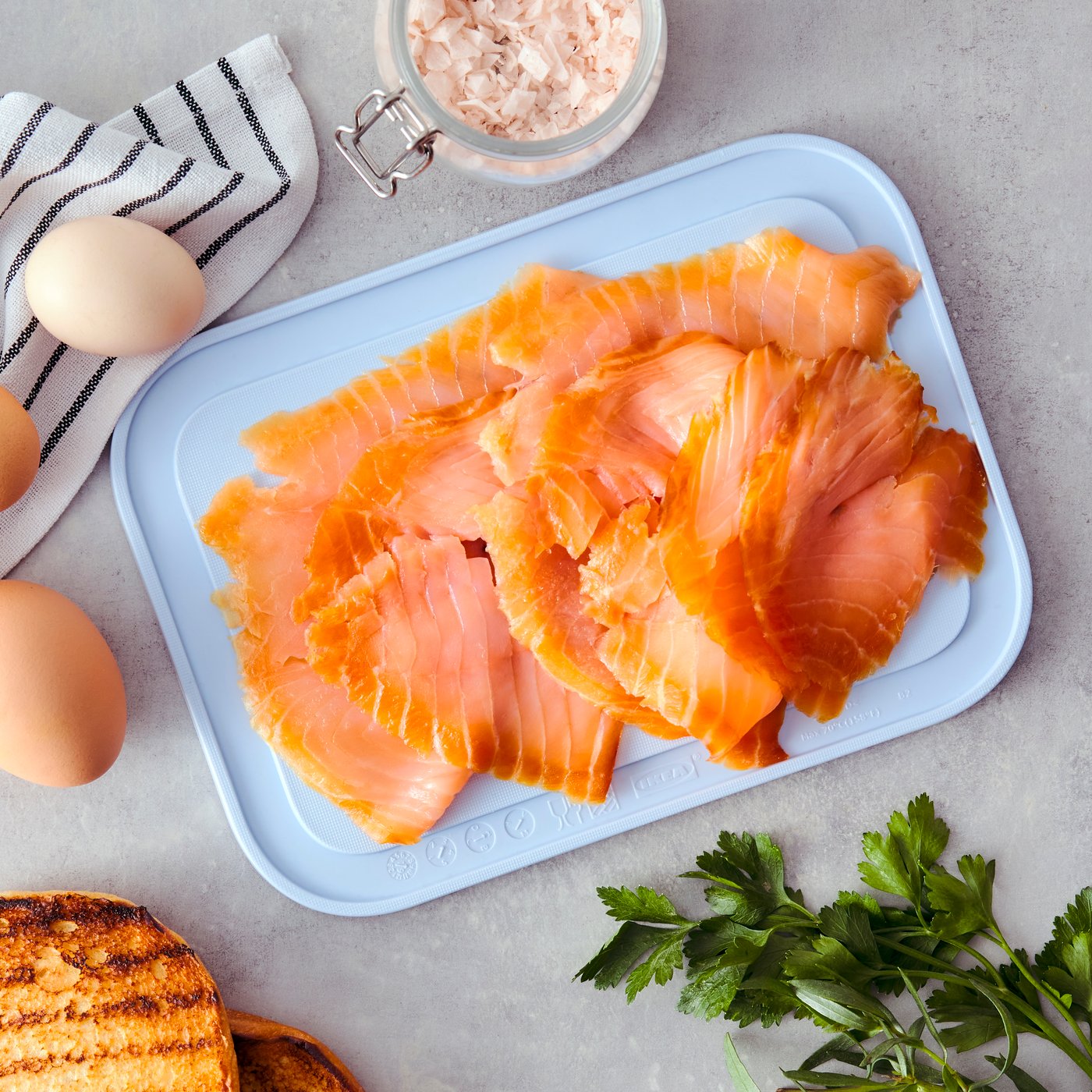 An ASC certified/frozen SJÖRAPPORT cold smoked salmon