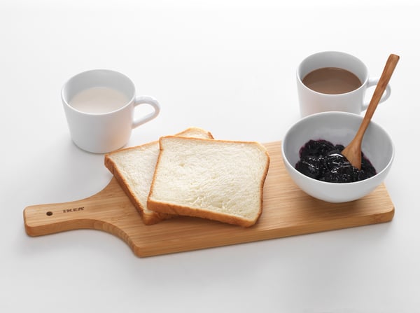 A bamboo OSTBIT serving plate