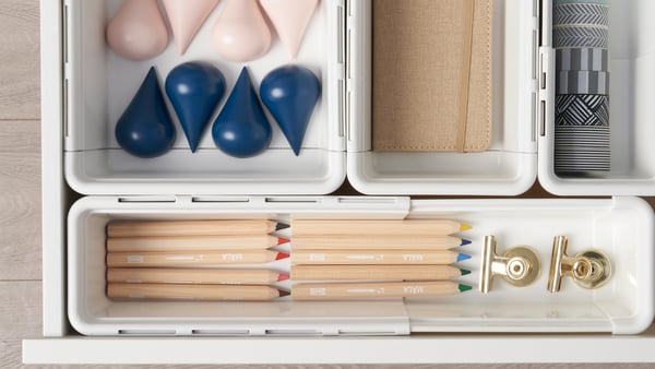 A white KACKLA extendable box