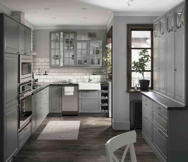 A grey BODBYN door in the kitchen