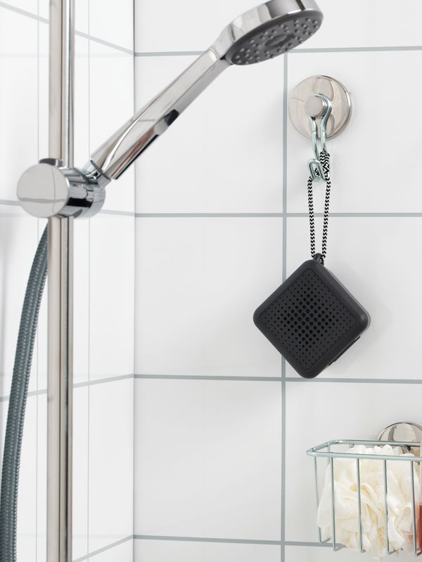 Vízálló/fekete VAPPEBY hordozható bluetooth hangszóró