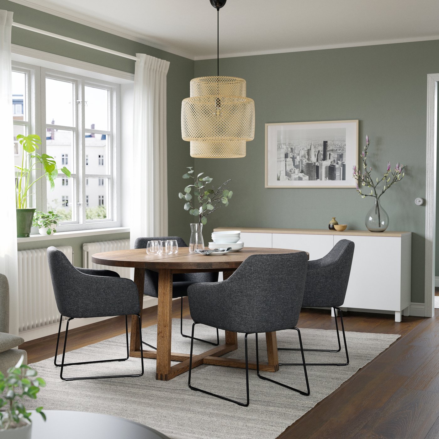 IKEA MÖRBYLÅNGA / TOSSBERG bord och 4 stolar, ekfaner brunlaserad/gunnared mörkgrå svart, 145 cm