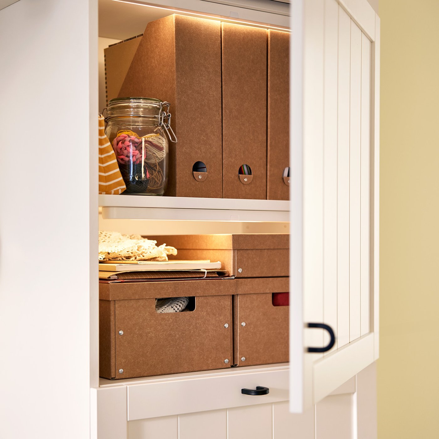 A natural GÄRDESGÅRD magazine file