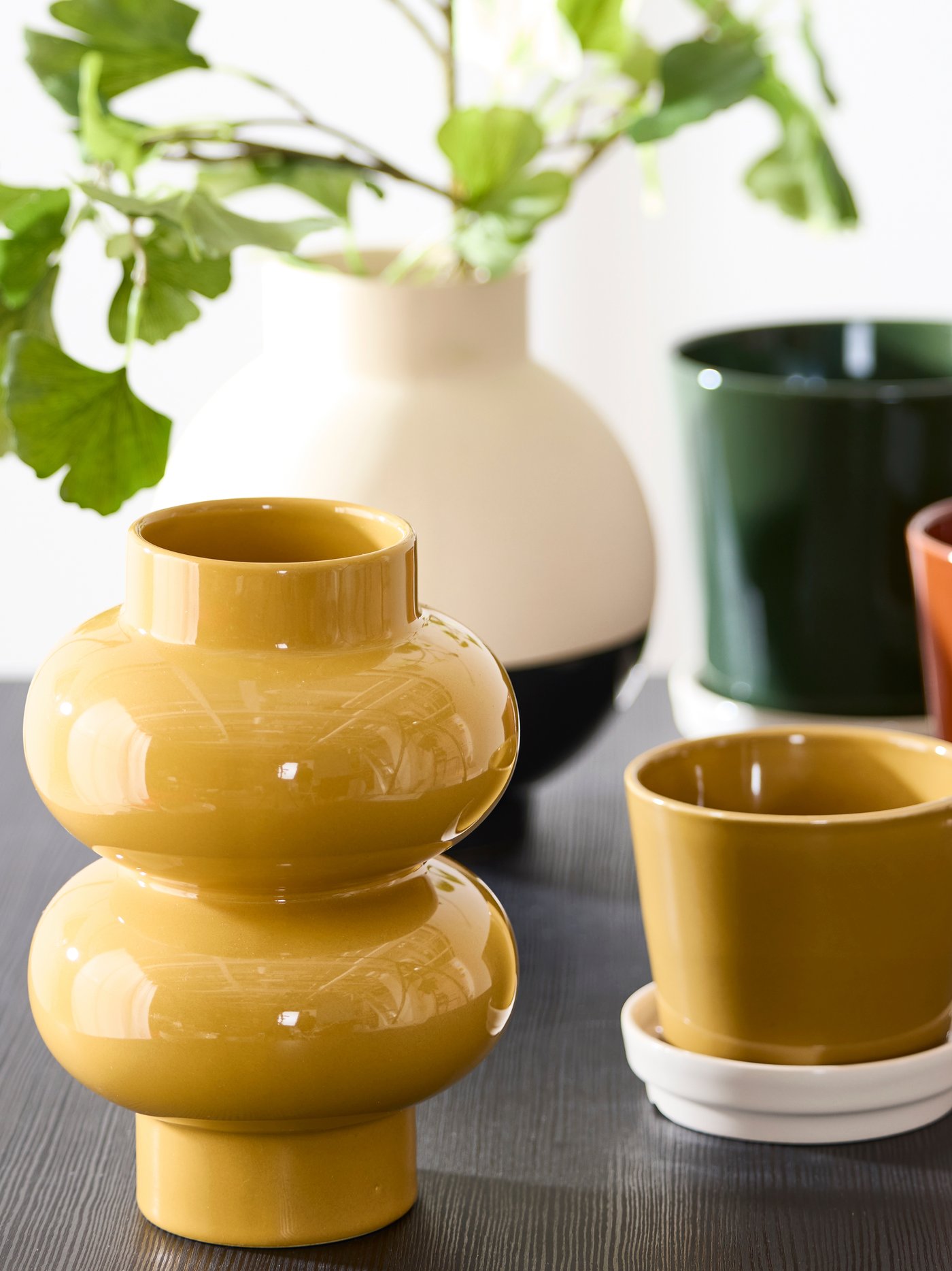 An yellow-beige PÄRLHÄGG vase