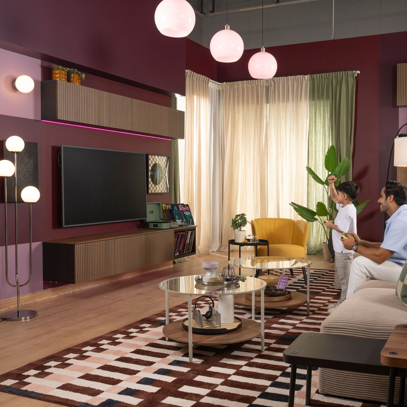 A light beige/glass VITTSJÖ coffee table in the living room