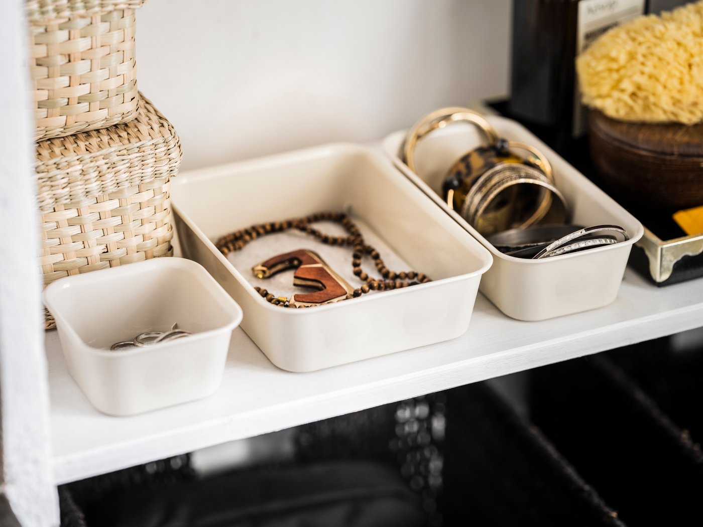 A plastic/beige NOJIG organiser