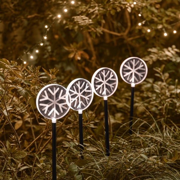 A battery-operated outdoor/snowflake STRÅLA LED light stick