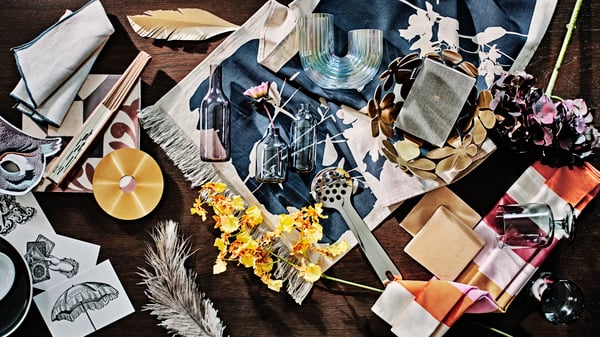 A mother-of-pearl colour RÄFFELBJÖRK vase