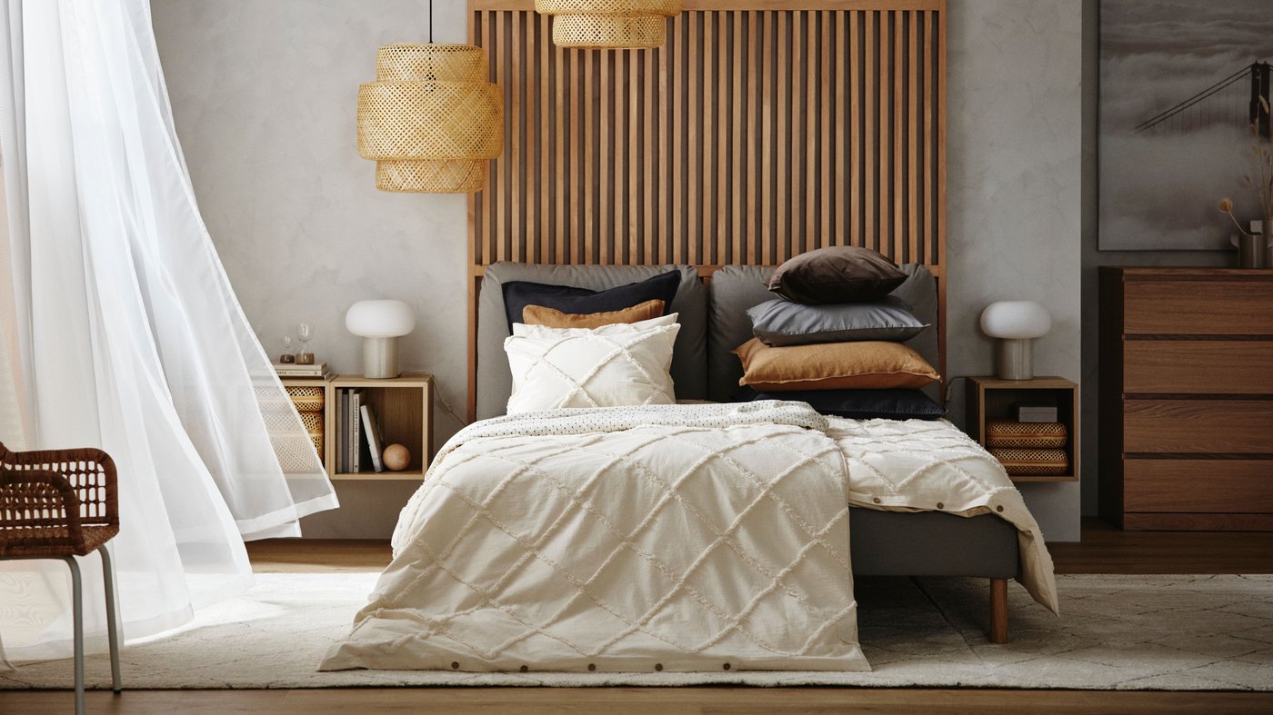 A natural NYPONLUGGMAL duvet cover and pillowcase