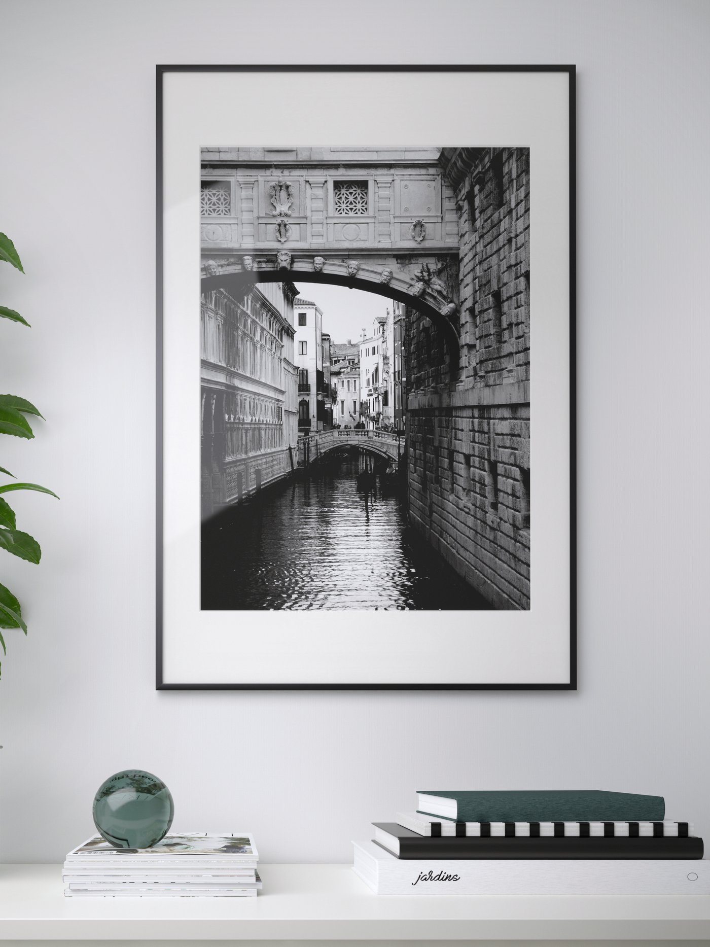 A black LOMVIKEN frame