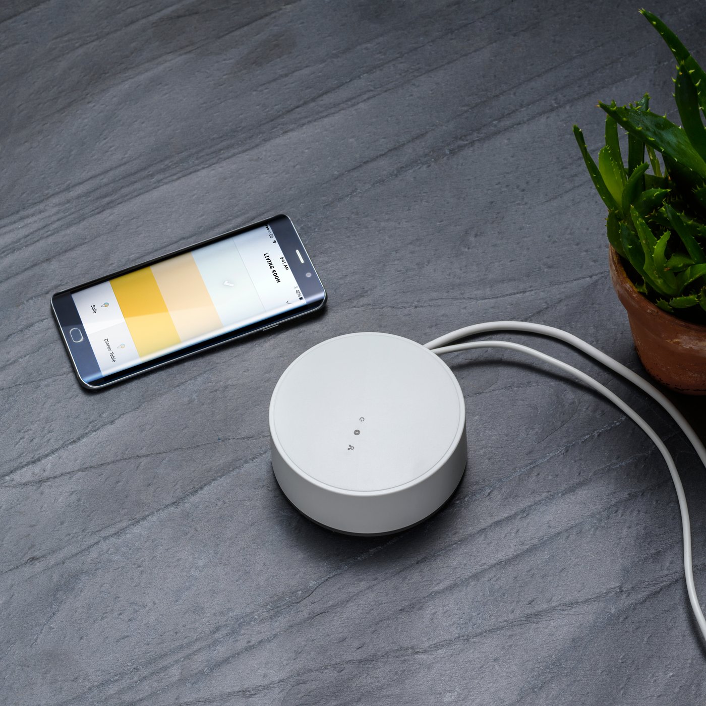 A white TRÅDFRI gateway