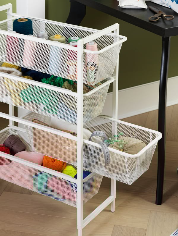 Combinación de almacenamiento JONAXEL blanca.