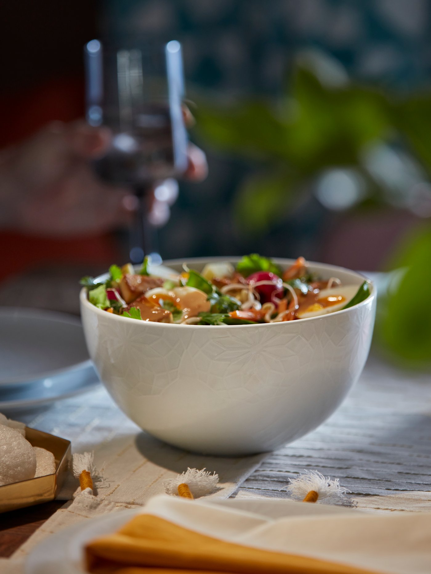 A white GOKVÄLLÅ bowl