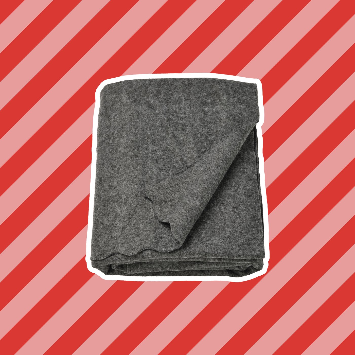 A dark grey DAGGKÅPOR throw