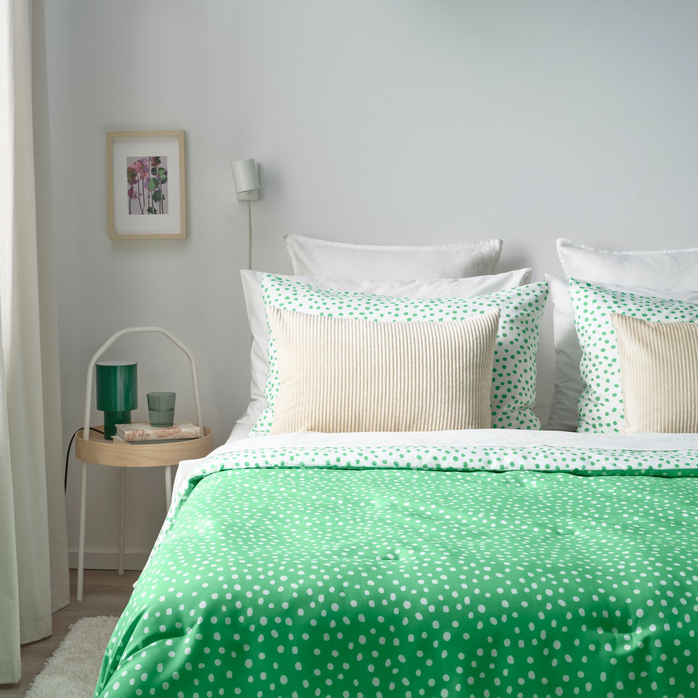A green white/dotted BJÖRKGRÅMAL comforter set