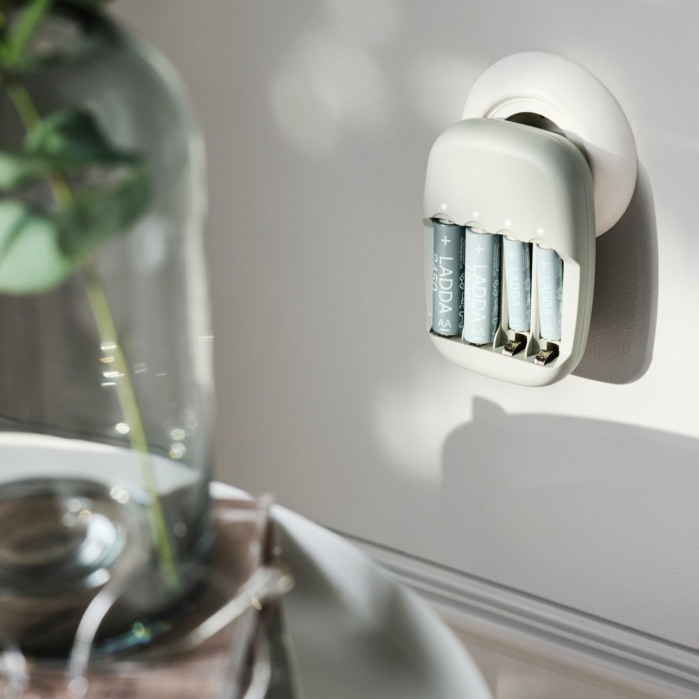 A HR06 AA 1.2V  LADDA rechargeable battery