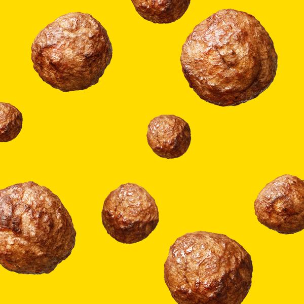 Auf einem gelben Hintergrund stapeln sich Fleischbällchen und sie werden Bissen, für Bissen gegessen. Zum Vorschein kommt der Schriftzug "40 Jahre KÖTTBULLAR" und "Feier mit vielen tollen Angeboten"