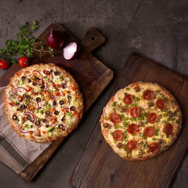 To pizzaer fra IKEA.