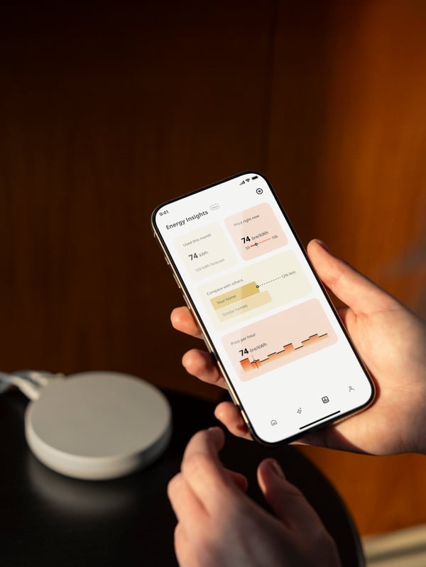 A white smart DIRIGERA hub for smart products