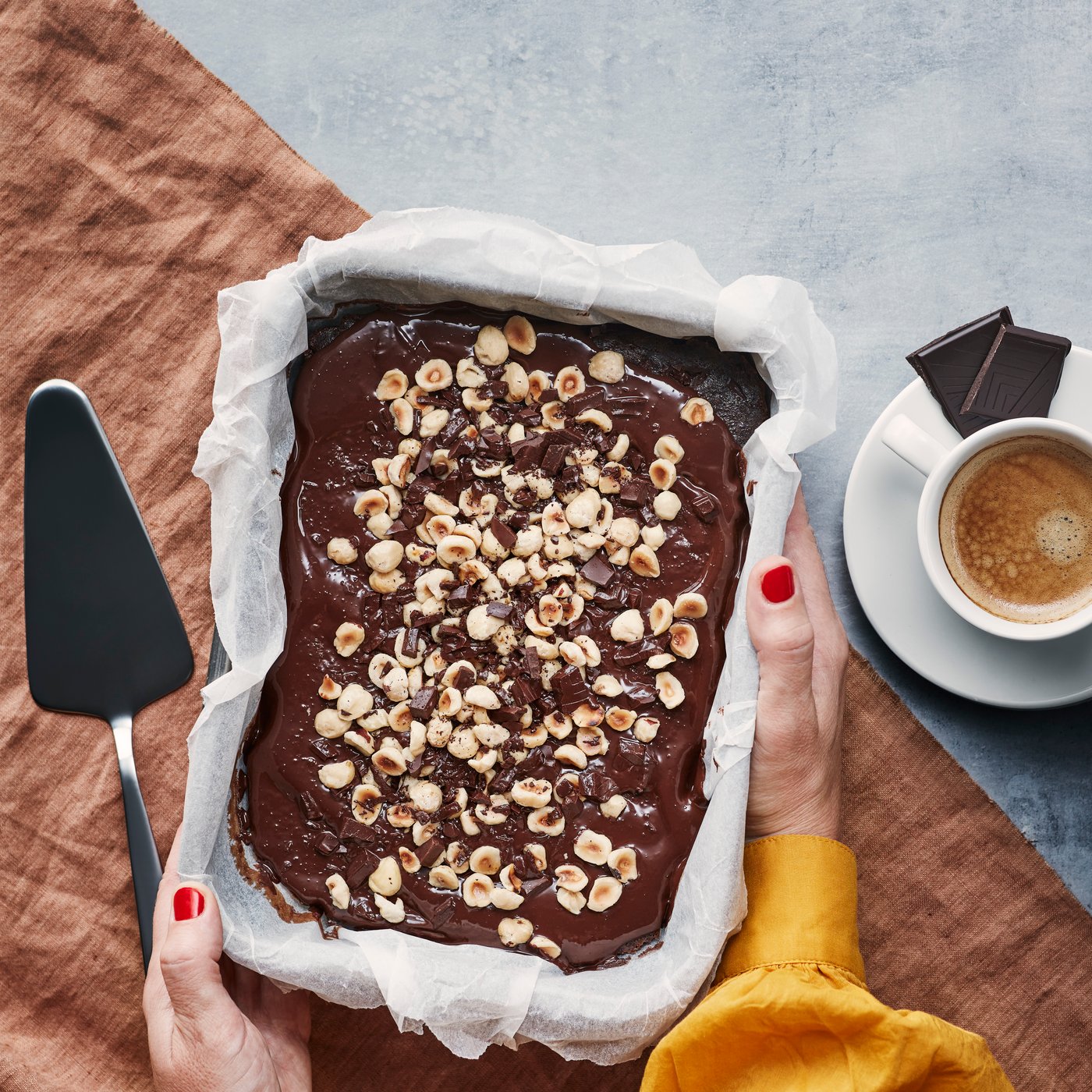 Tavoletta di cioccolato fondente BELÖNING certificato UTZ/biologico croccante al caffè 60%