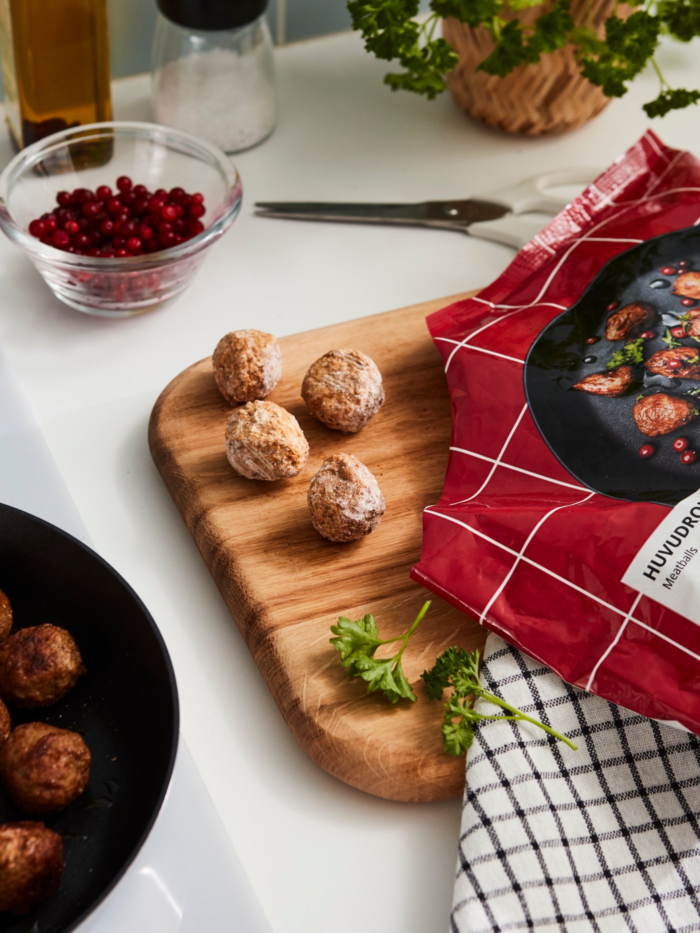 A frozen HUVUDROLL meatballs