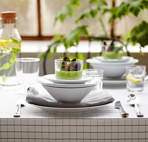 צלחות אוכל והגשה