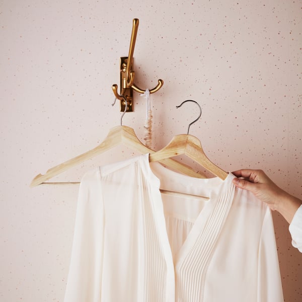 A natural BUMERANG hanger
