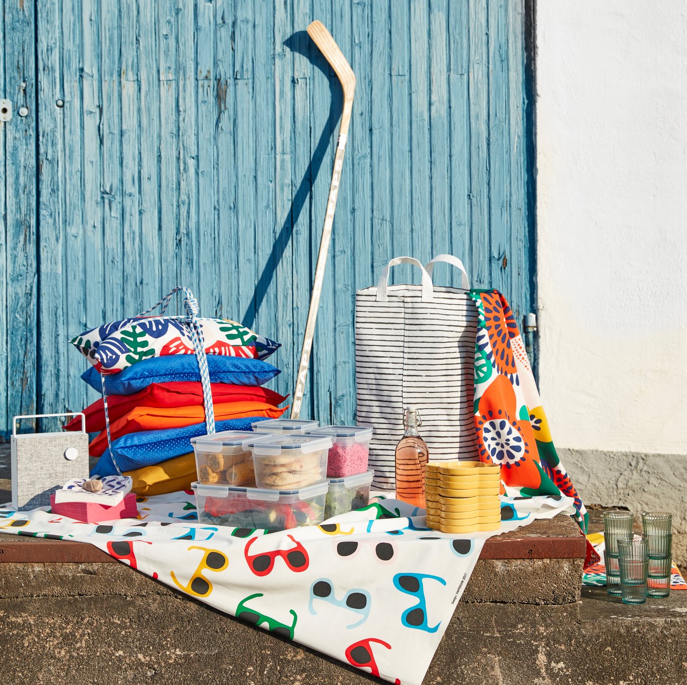 KLUNKA arropa poltsa zuri/ beltz bat kanpoaldean