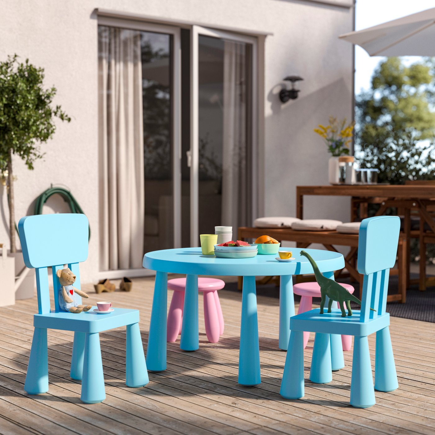 An in/outdoor/light blue MAMMUT children's chair