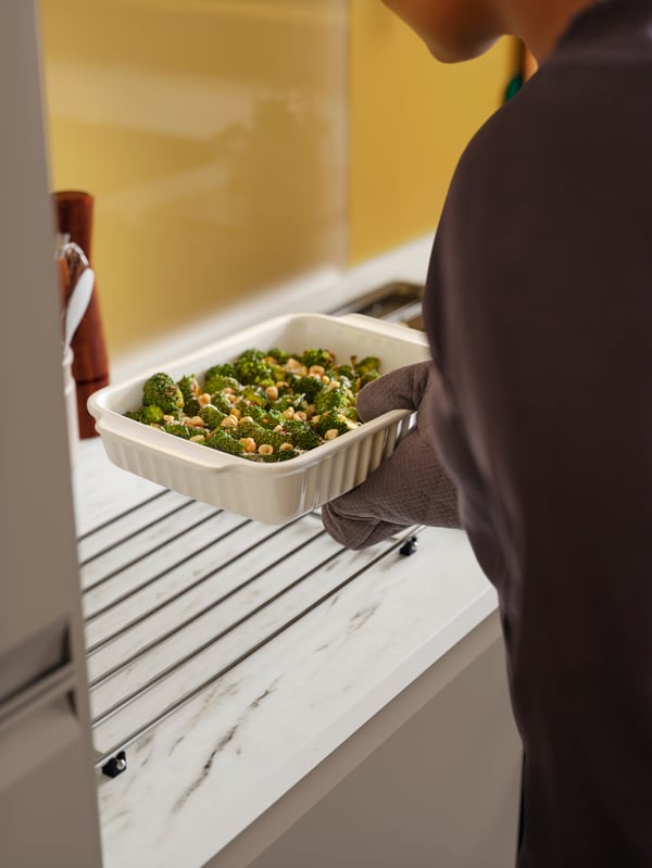 An off-white POETISK oven dish