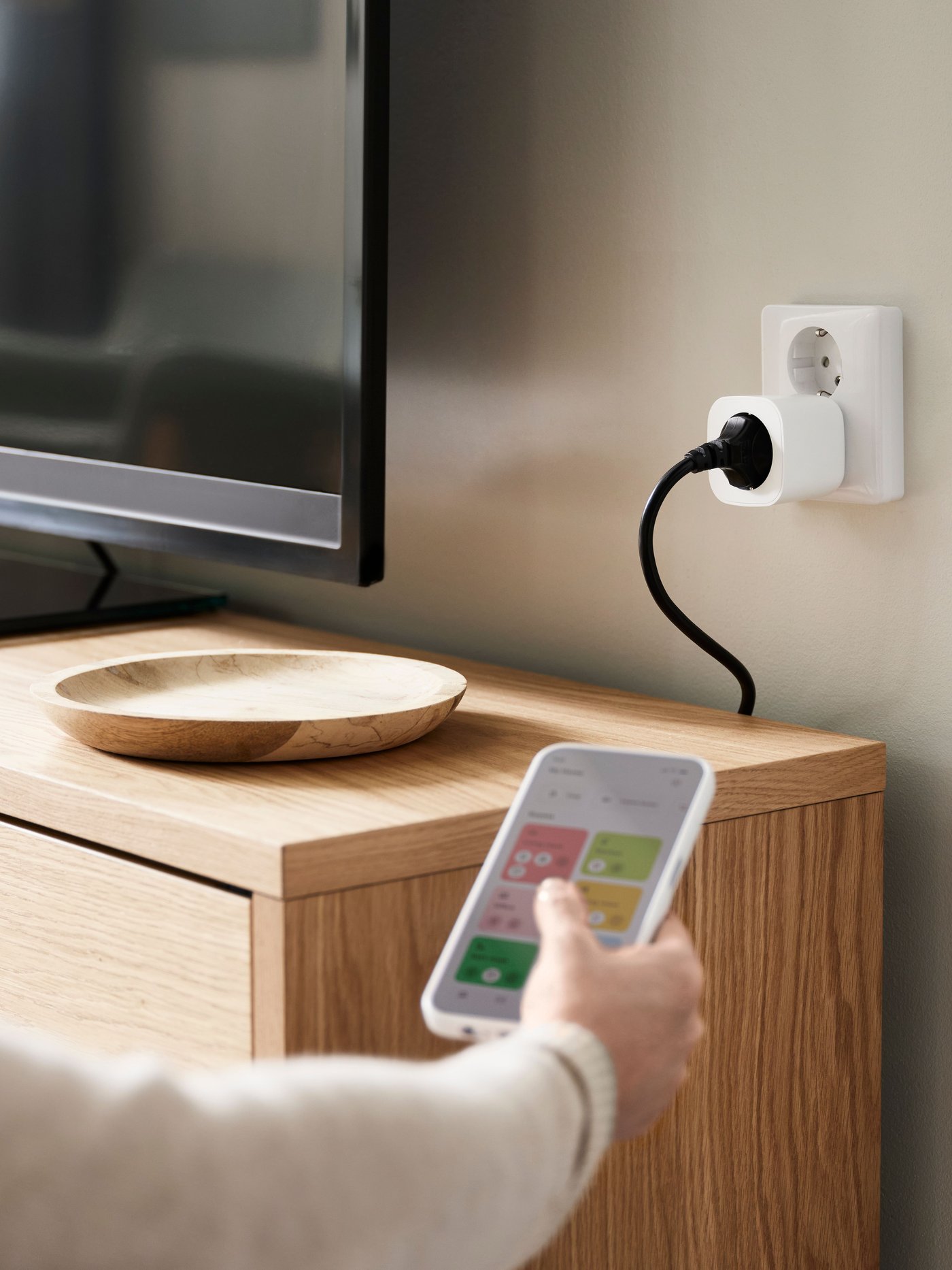 A smart TRETAKT plug