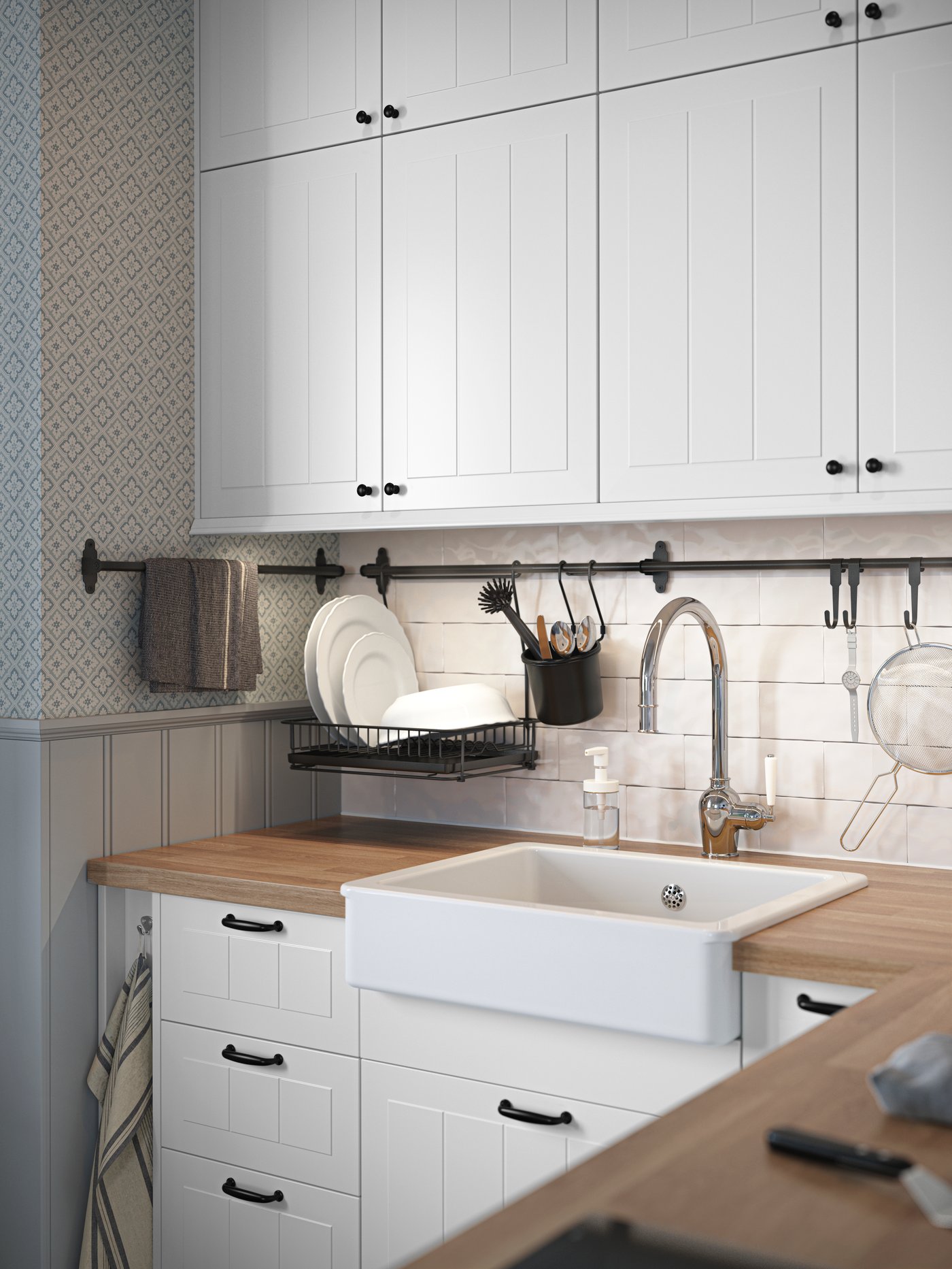 A black ENERYDA knob in the kitchen