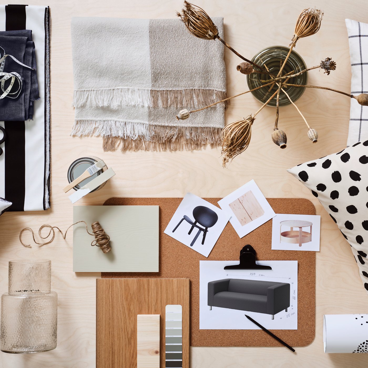 A clear glass/patterned KONSTFULL vase