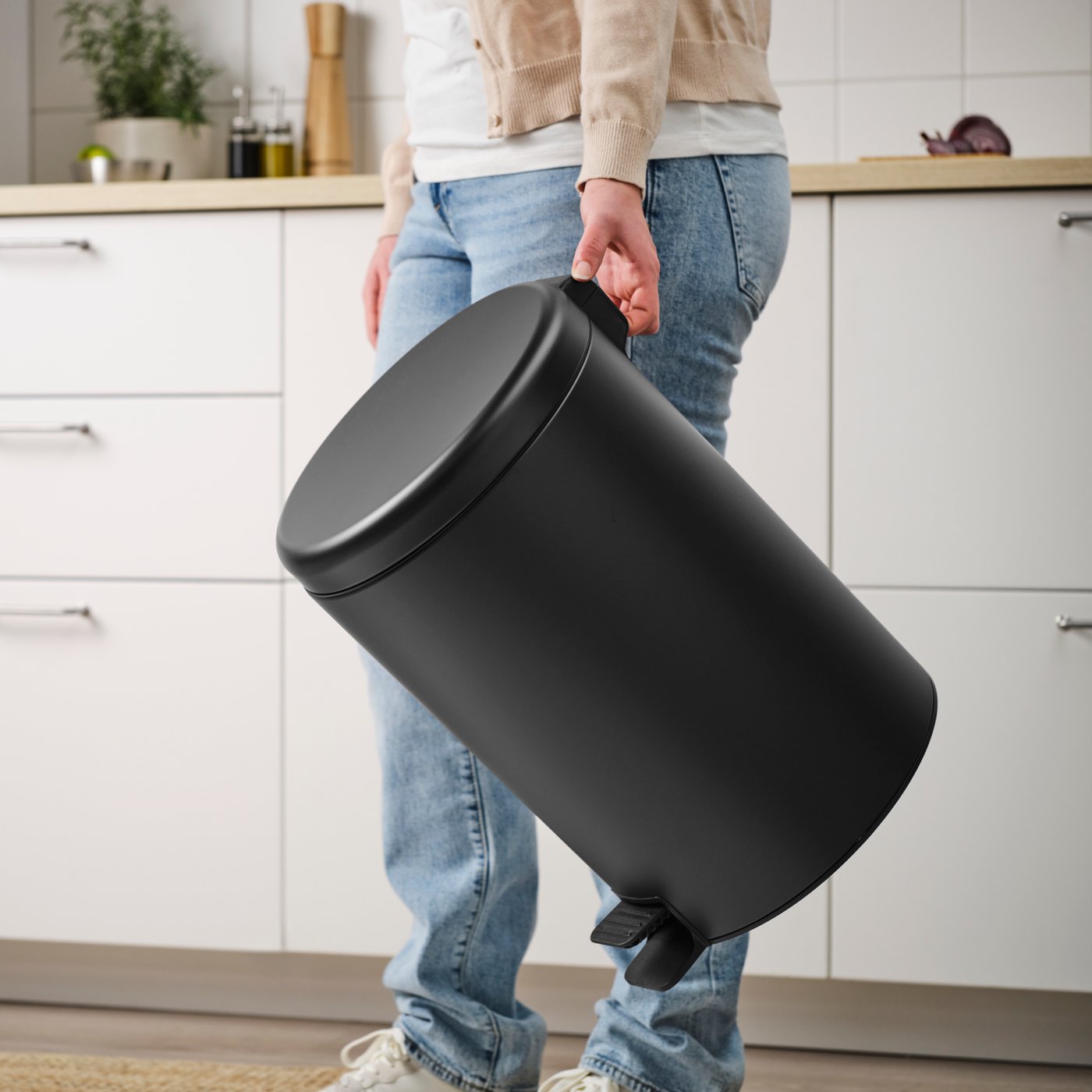 STENTRAPPA pedal bin, anthracite, in the kitchen