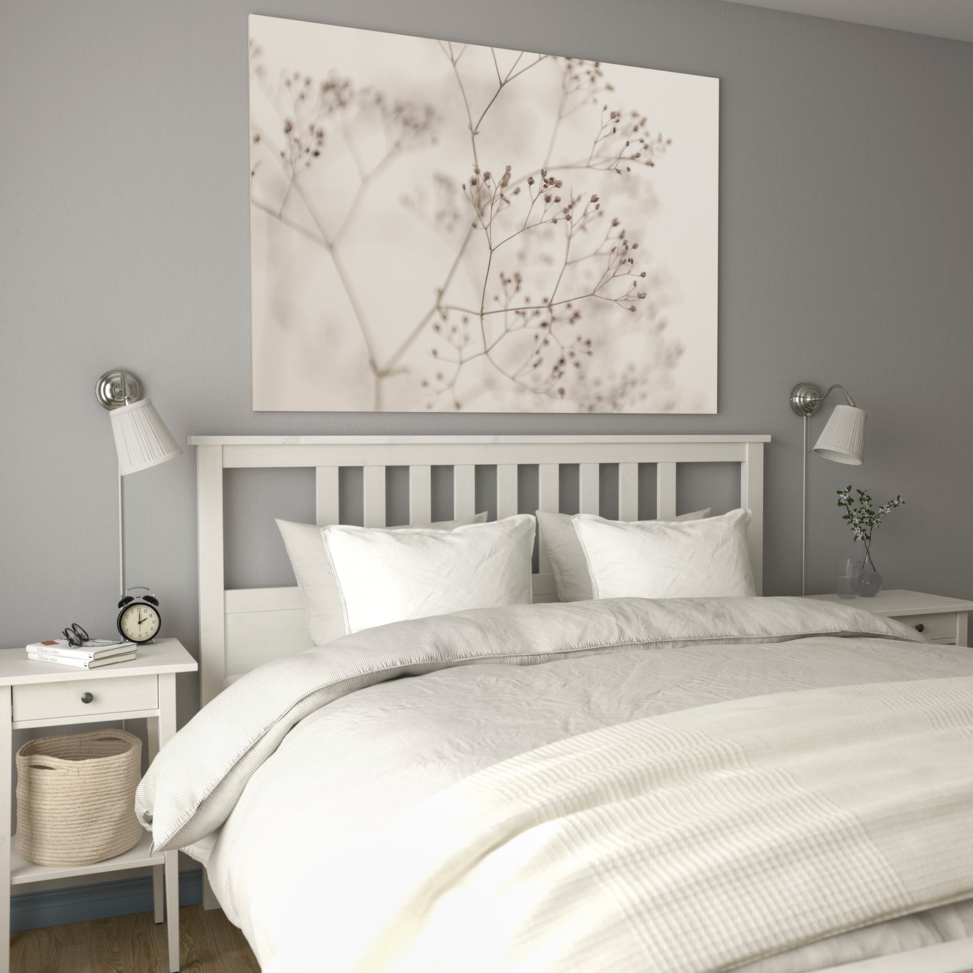 A flowers-close up/aluminium-colour BJÖRKSTA picture with frame