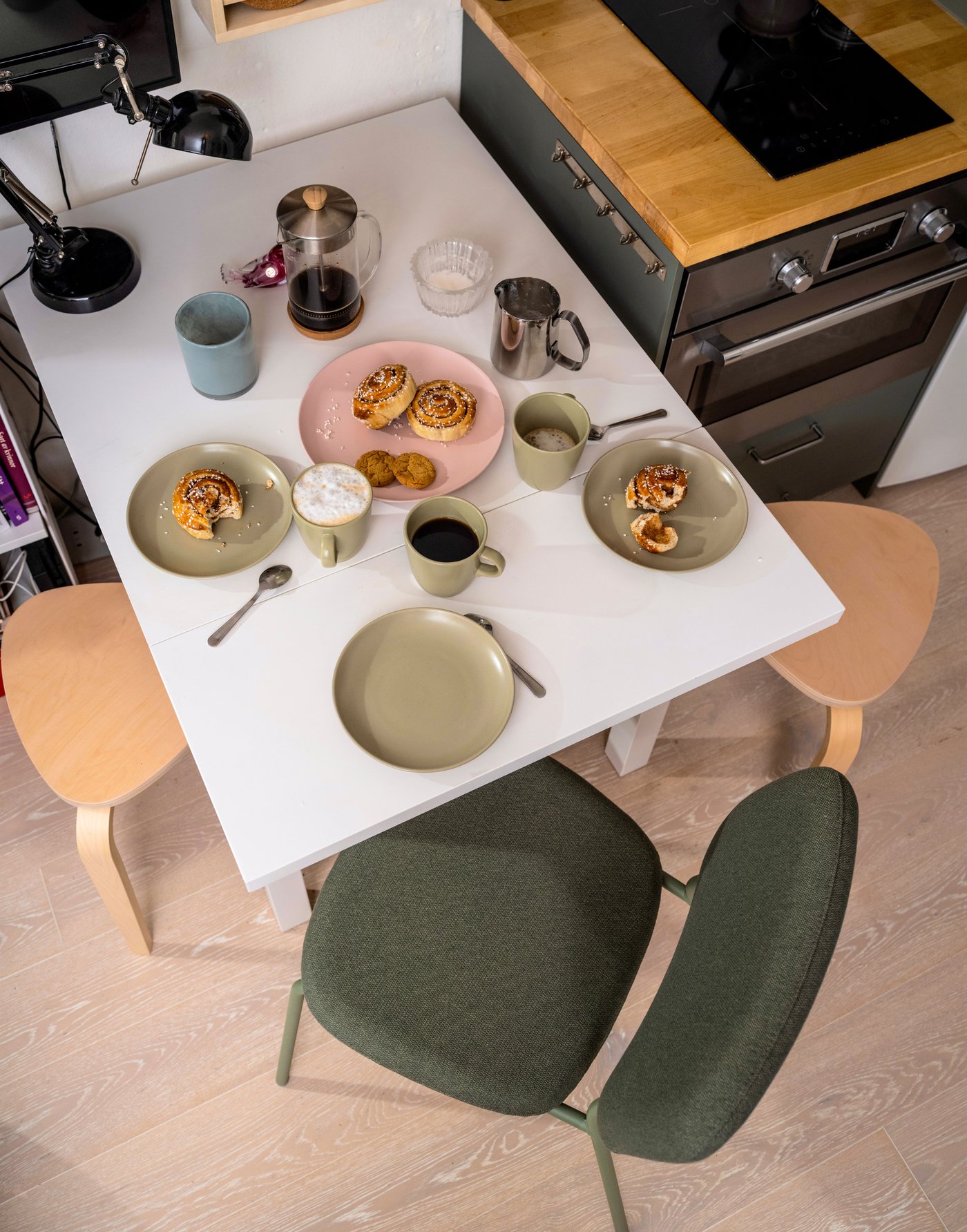 En KYRRE-pall i björk