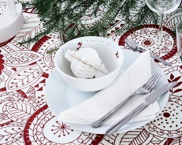 Prozirno staklo STORSINT crno vino čaša u trpezarijskom prostorija