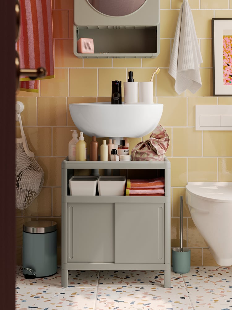 Small bathroom designs on a budget with IVÖSJÖN - IKEA UK