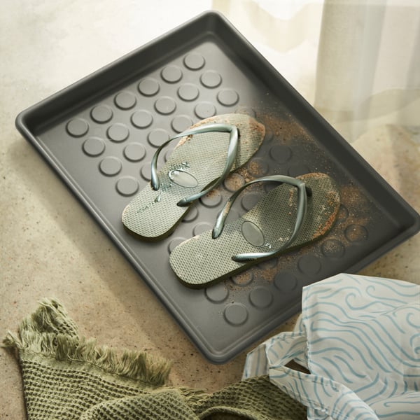 An in/outdoor/grey BAGGMUCK shoe mat