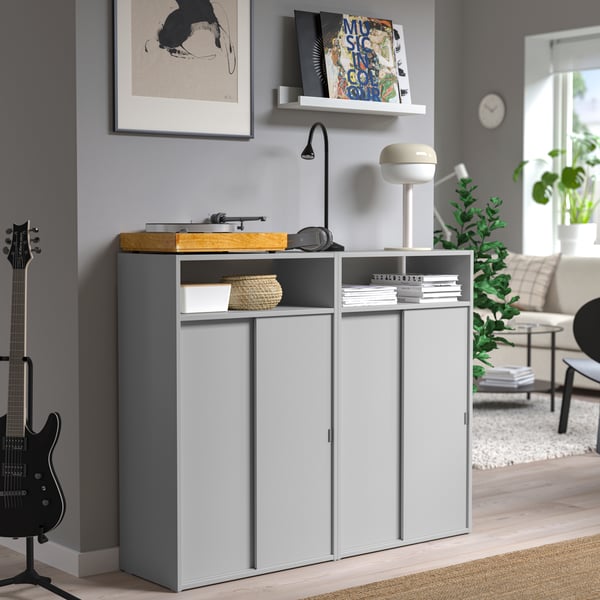 A light grey SPIKSMED cabinet combination