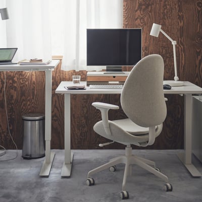 Desk & desk chairs