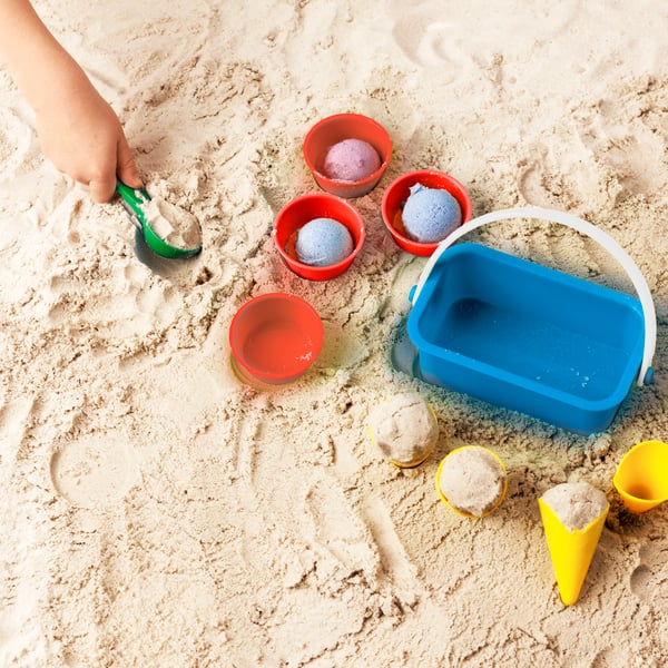 A multicolour SANDIG 10-piece sand ice-cream set