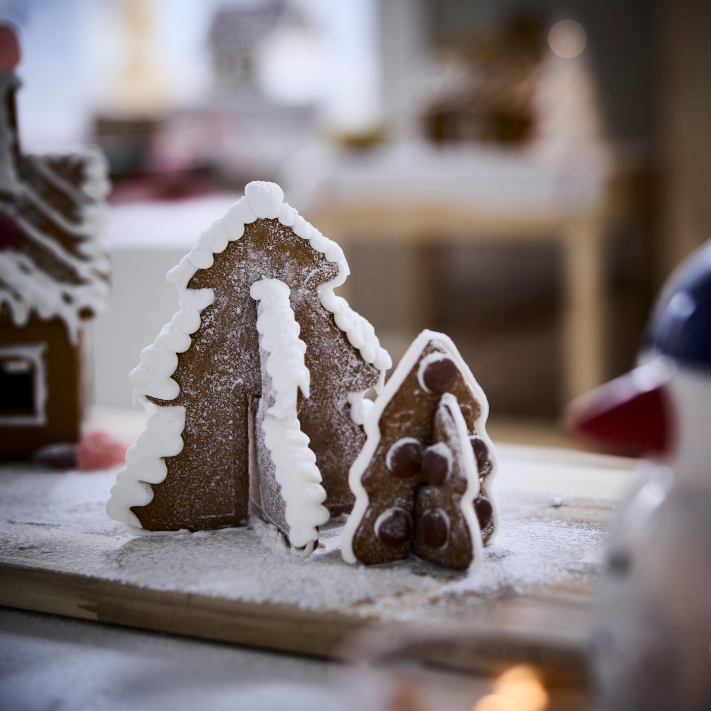 A VINTERSAGA gingerbread trees