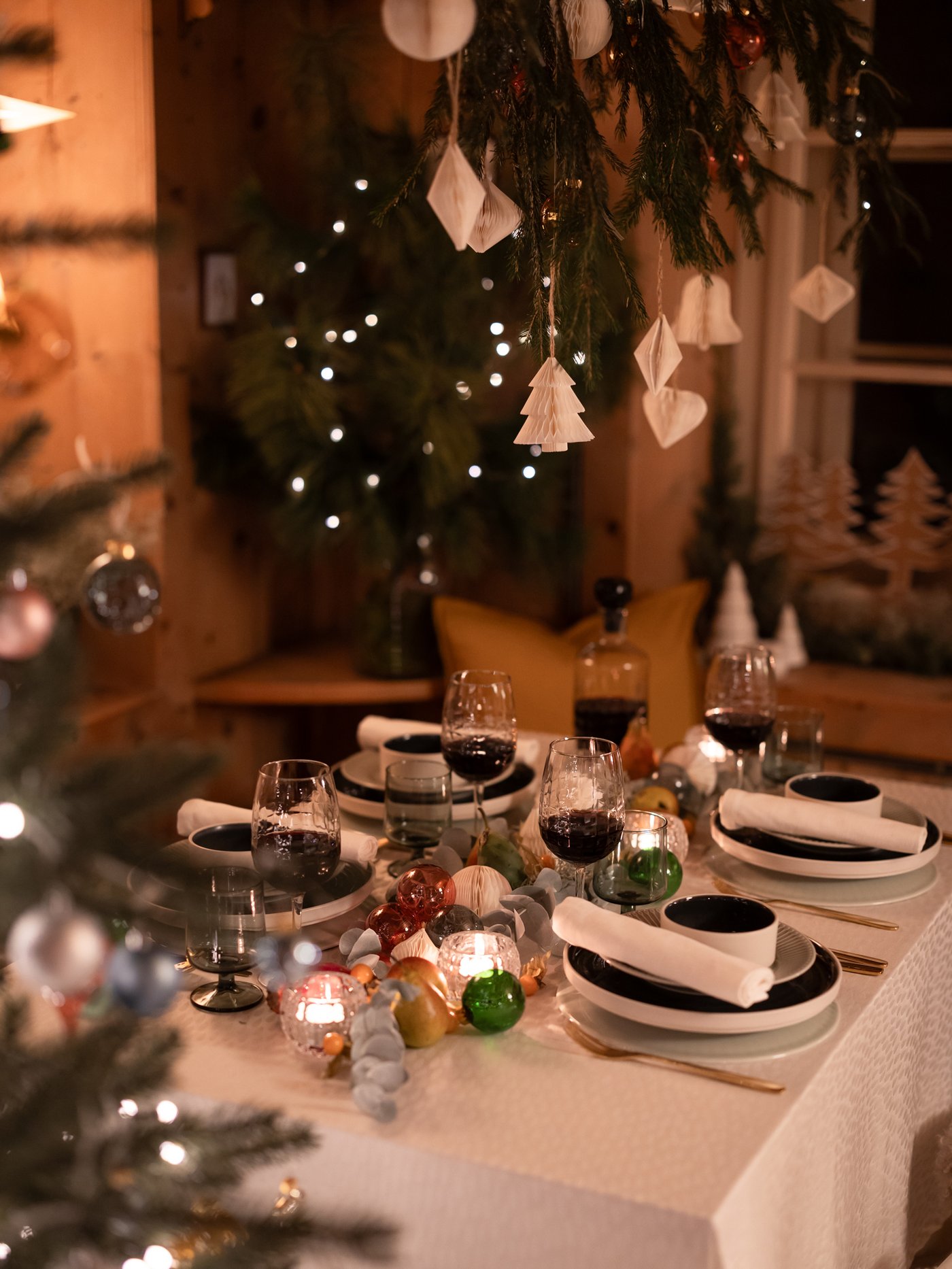 A patterned white LIGUSTER tablecloth